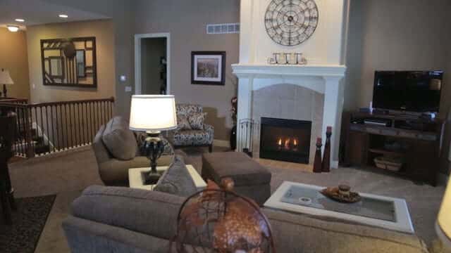 clean family room